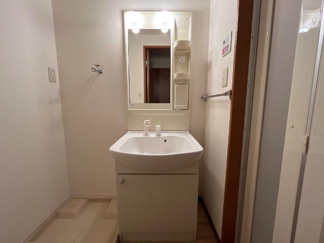 洗面設備　洗髪洗面化粧台