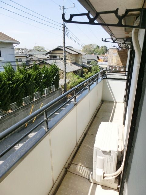 バルコニー　洗濯物がたくさん干せますね。