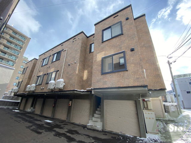 建物外観　札幌市中央区南１５条西「グランクレール」