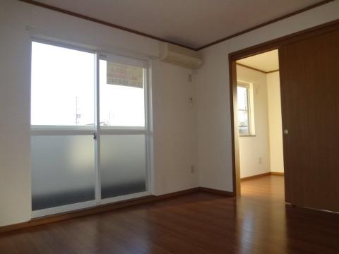 居室・リビング　室内