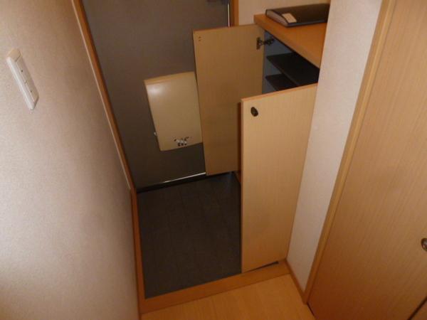 玄関　下駄箱もありますよ！
