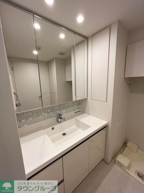 洗面設備　※写真は同タイプ住戸です。