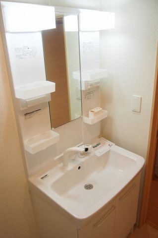 洗面設備　使いやすい洗面所です