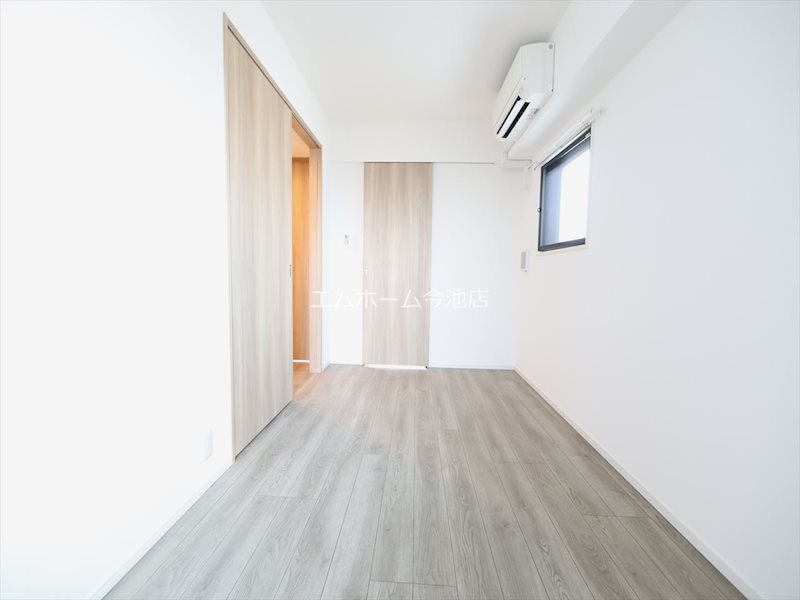 その他部屋・スペース　洋室6.0帖　エアコン付　窓付（換気良好）収納充実しています