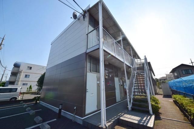 建物外観　～公園が近くにあり、のどかな環境です～