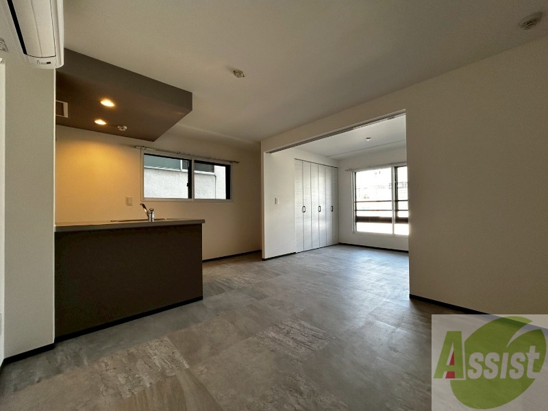 居室・リビング　広くてキレイなお部屋が広がっていて、充実した生活が送れそう。