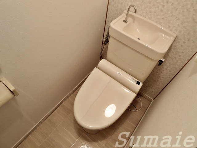 トイレ　ウォッシュレット付きのトイレです♪