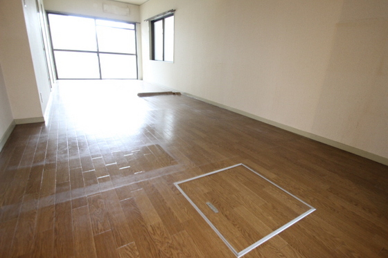 居室・リビング　※別号室の写真です