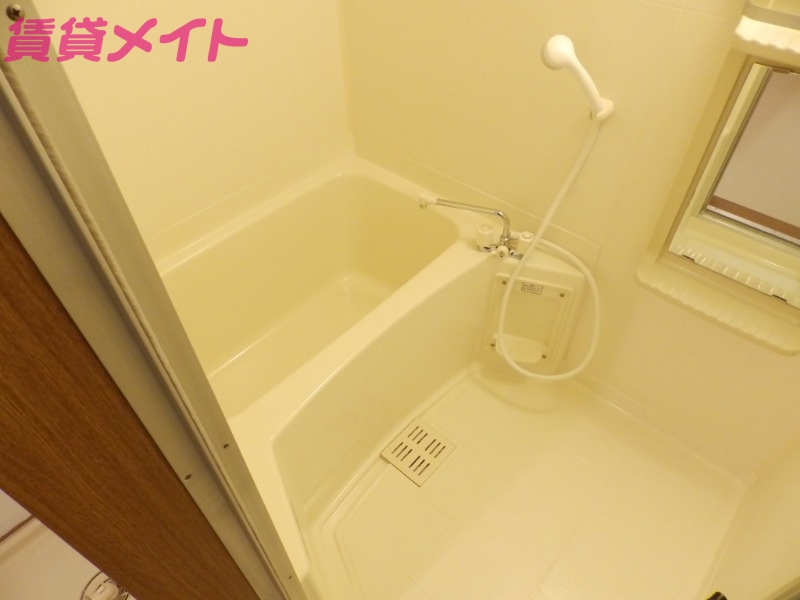 バス・シャワールーム　同型反転タイプ参考写真