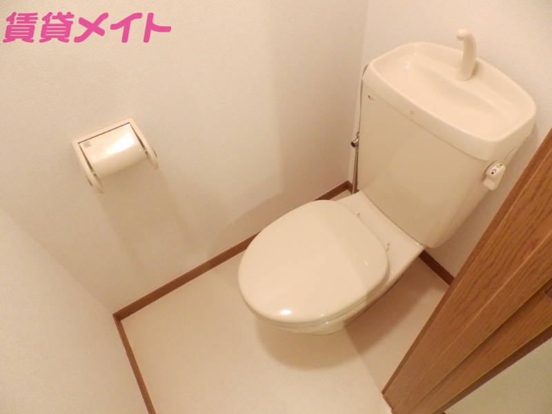 トイレ　同型反転タイプ参考写真