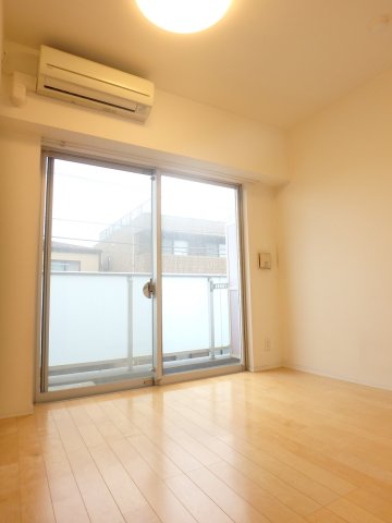 居室・リビング　内観※別部屋参考写真