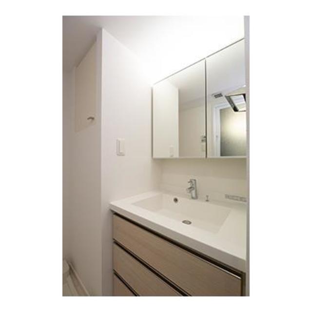 洗面設備　※写真は同タイプ住戸です。