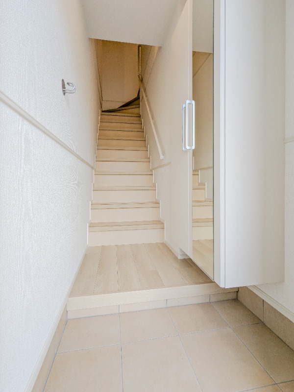 玄関　図面と現状に相違がある場合には現状を優先