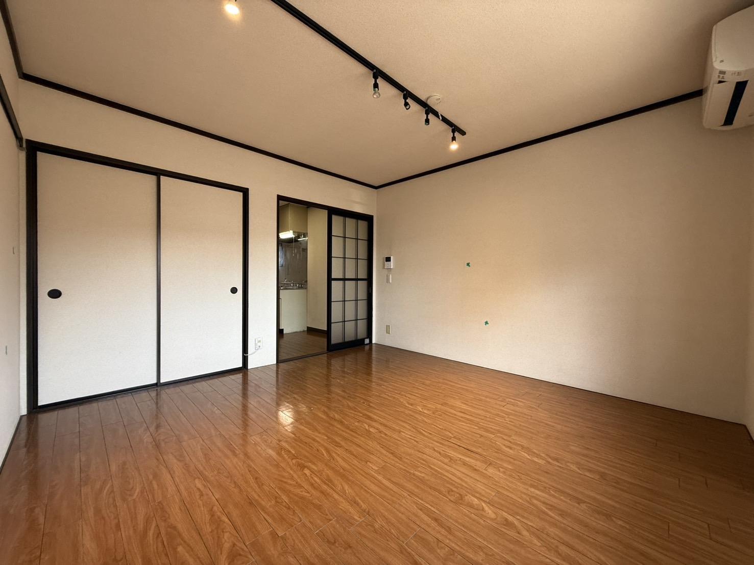 居室・リビング　８帖の洋室です(別部屋参考写真)