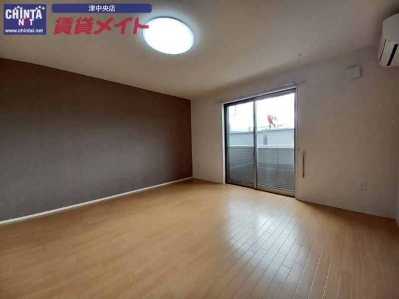 居室・リビング　同じ物件、別部屋の写真です