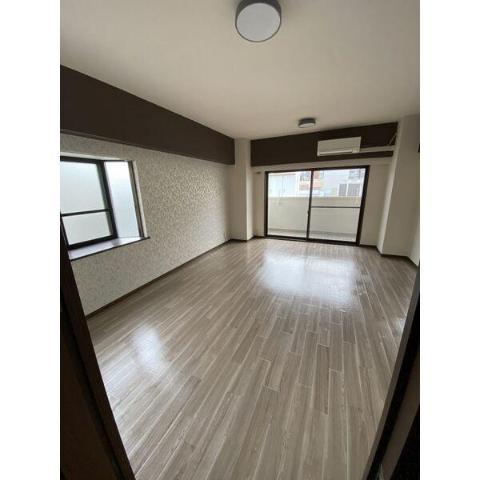 居室・リビング　室内