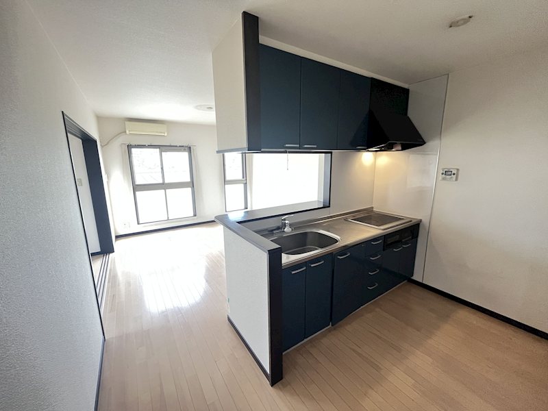 キッチン　お料理しながら家族で会話が楽しめます。