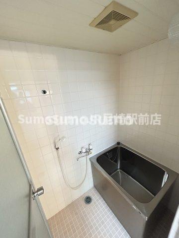 バス・シャワールーム　コンパクトで使いやすいお風呂です