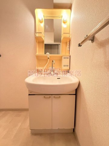 洗面設備　使いやすい洗面所です