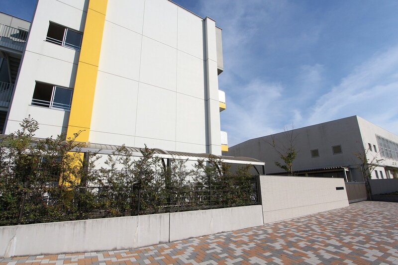 中学校　大治町立大治中学校（中学校）まで403m