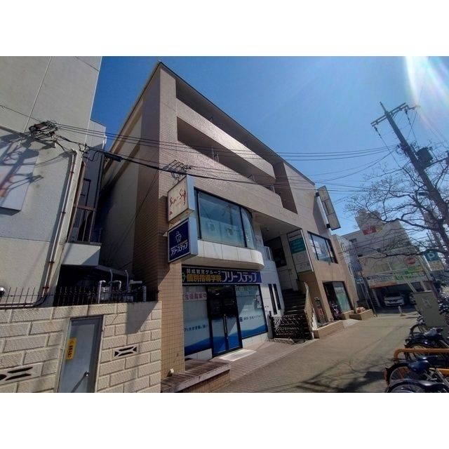 建物外観　外観は落ち着いています