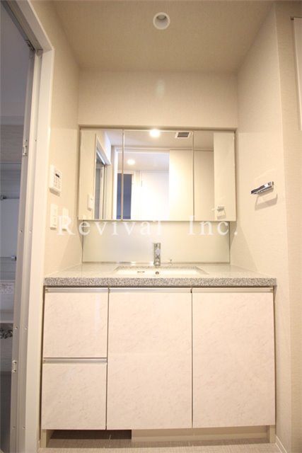 洗面設備　身だしなみに欠かせない化粧台