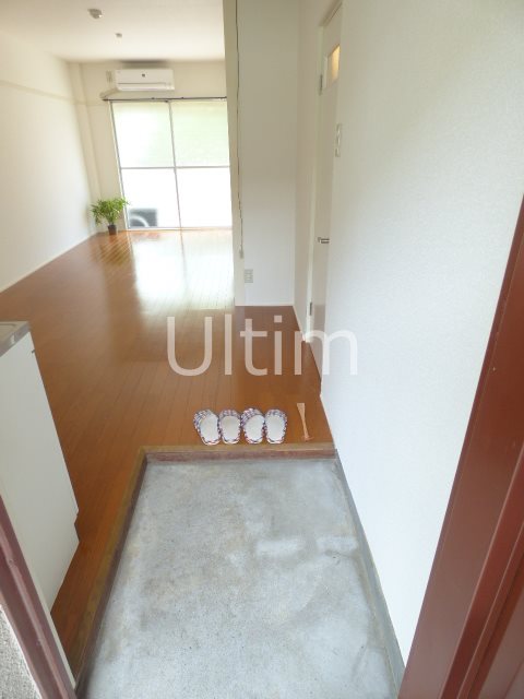 玄関　別部屋のお写真です。ご参考までに！