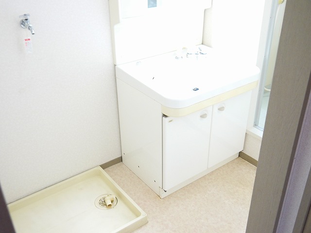 洗面設備　独立洗面台で身支度をすべて済ませてしまいましょう