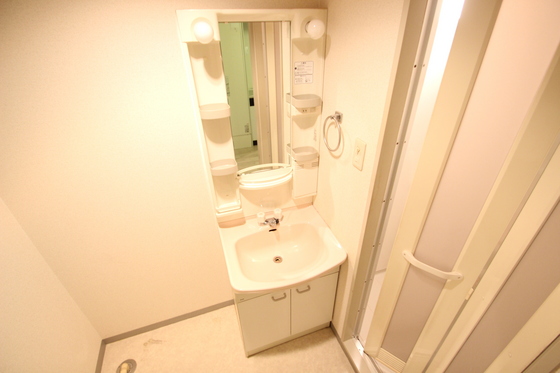 洗面設備　＊別号室の写真です