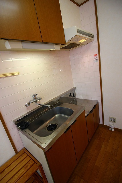 キッチン　コンパクトなキッチンで掃除もラクラク