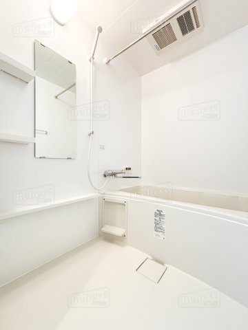 バス・シャワールーム　浴室乾燥機付きのお風呂です♪