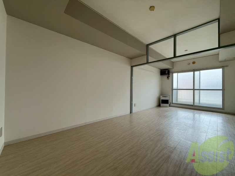 居室・リビング　明るいお部屋は気持ちよく過ごせそうですね。