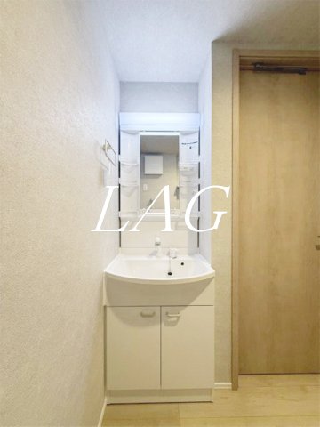 洗面設備　独立洗面台です。