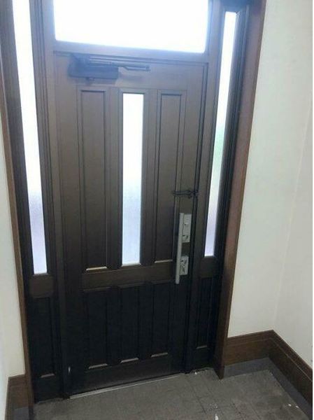 和泉が丘戸建の玄関写真