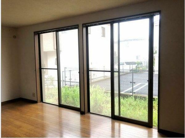 和泉が丘戸建の居間写真