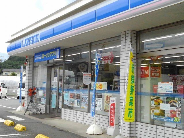 コンビニ　ロ－ソン（コンビニ）まで500m