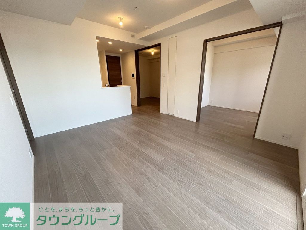 居室・リビング　約10.4帖のリビングダイニング