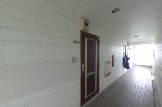 エントランス　2022年6月撮影※現況を優先します