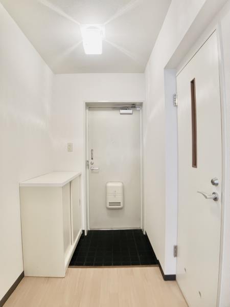 玄関　収納もある玄関です