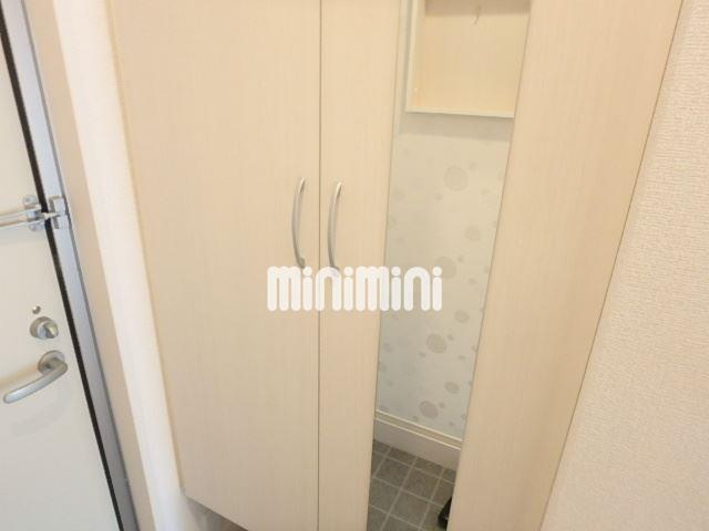 玄関　下駄箱も充実です