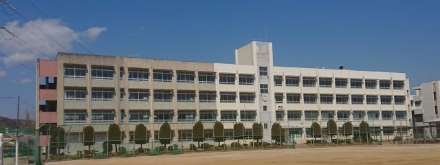 中学校　姫路市立安室中学校（中学校）まで794m