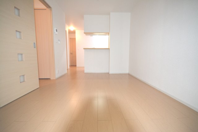 居室・リビング　画像は別号室。ご参考にどうぞ