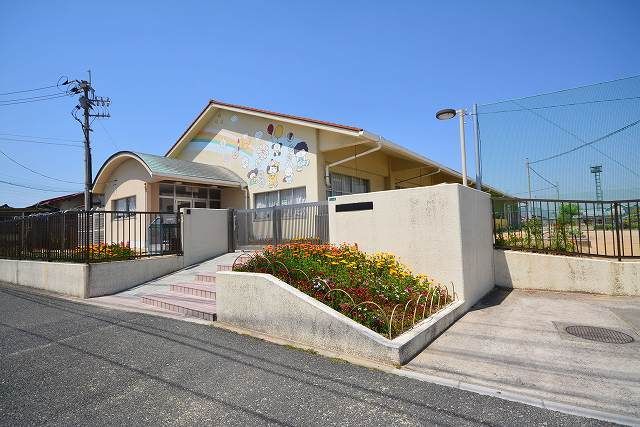 幼稚園・保育園　泉保育所（幼稚園・保育園）まで240m