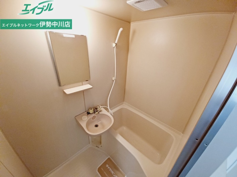 バス・シャワールーム　同型参考写真