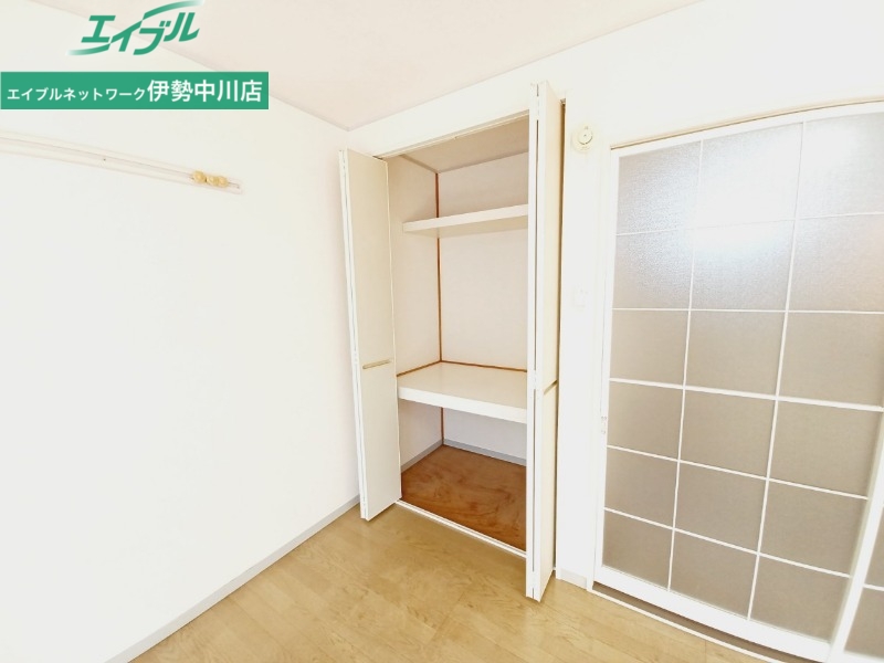 収納　同型参考写真