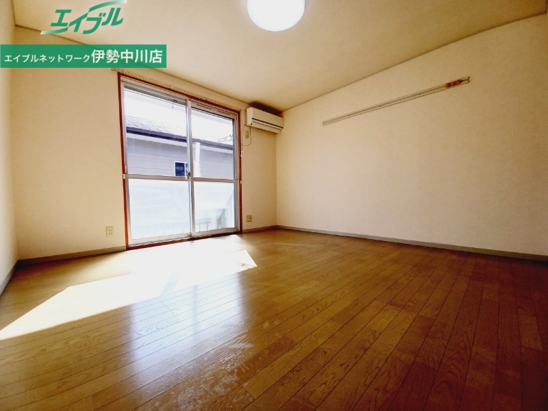 居室・リビング　同型参考写真