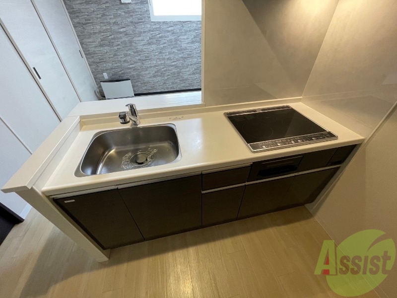 キッチン　洗い場が大きくて洗い物もしやすそうです。