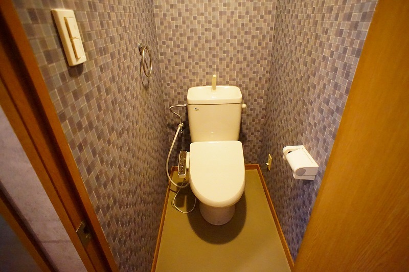 トイレ　別号室