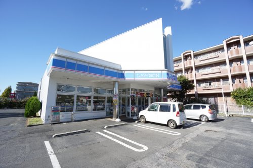 コンビニ　ローソン  千葉あすみが丘四丁目（コンビニ）まで447m