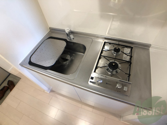 キッチン　キッチンはシステムキッチンで便利に使えます。